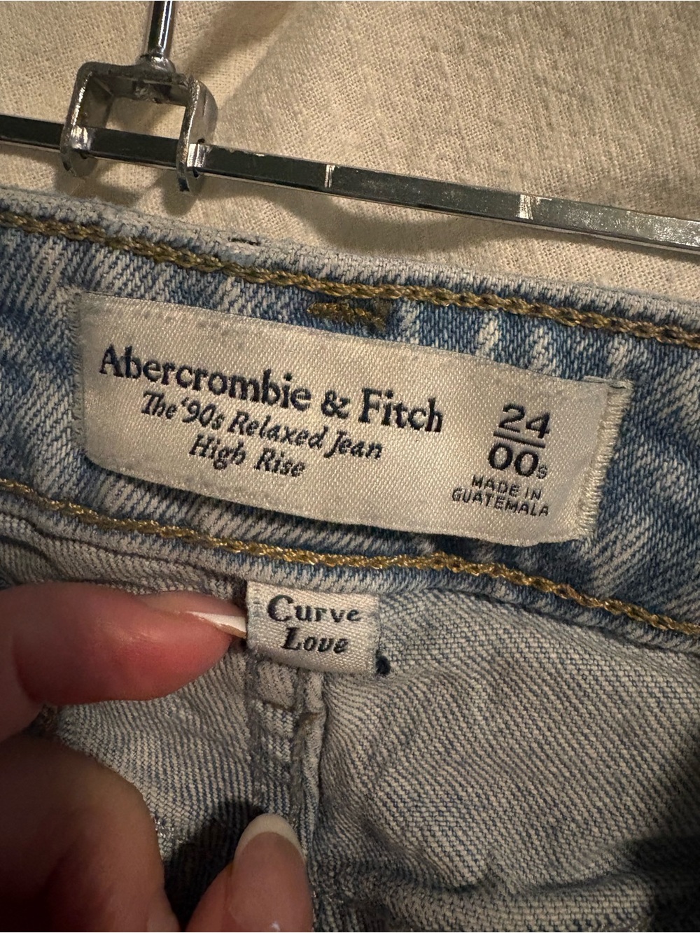 Abercrombie & Fitch 90s High-Rise Relaxed Jeans - Picture 2 of 5